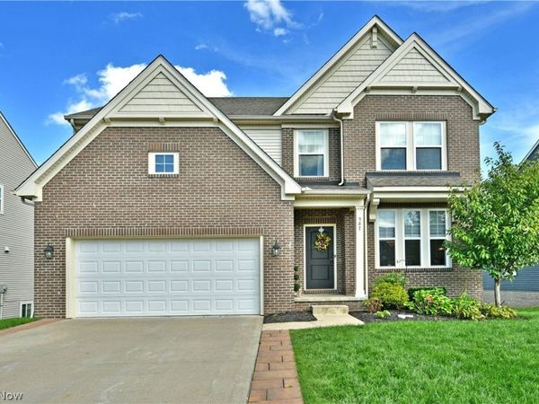 987 Hawkin Lane , Aurora, OH 44202