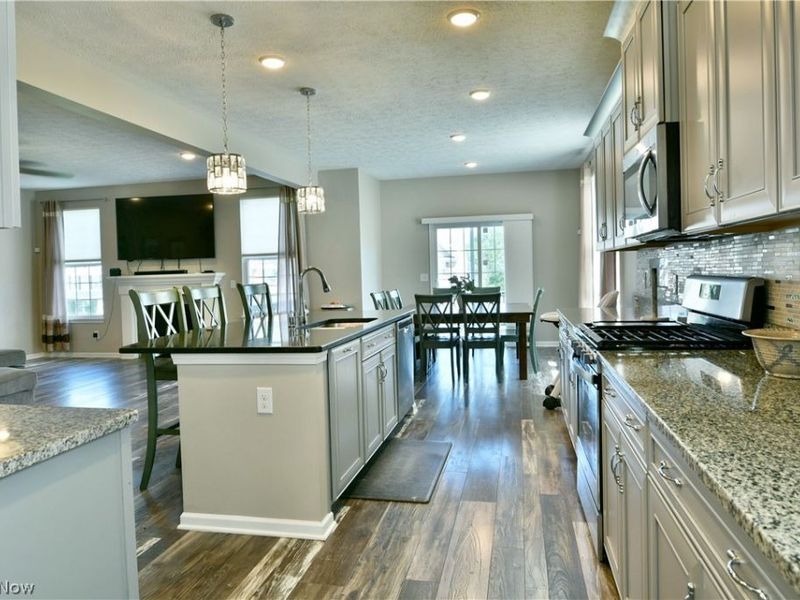 987 Hawkin Lane, Aurora, OH 44202 Photo 13