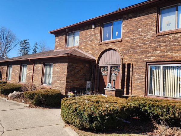35312 Northmont Drive, Farmington Hills, Mi 48331