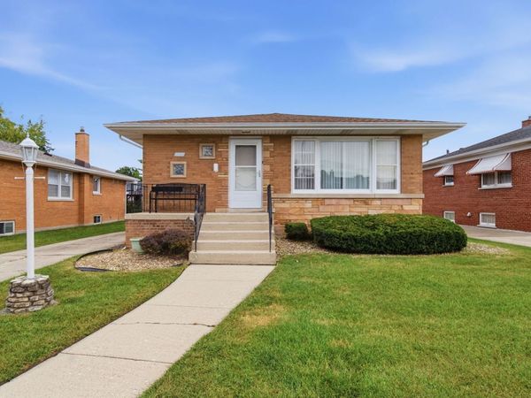 4524 W 100th Place , Oak Lawn, IL 60453