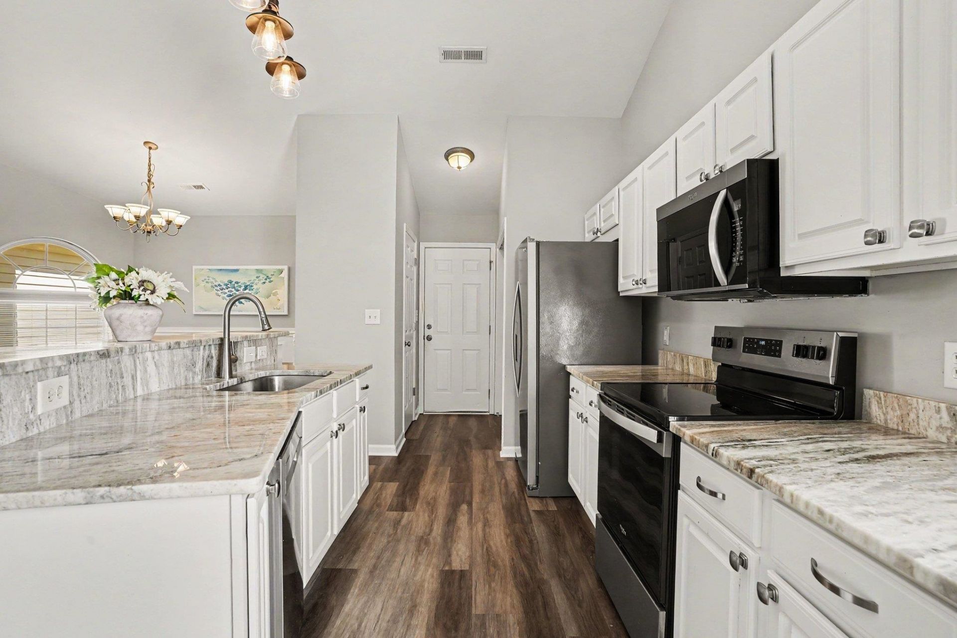 7101 Excalaber Ct. Photo 11
