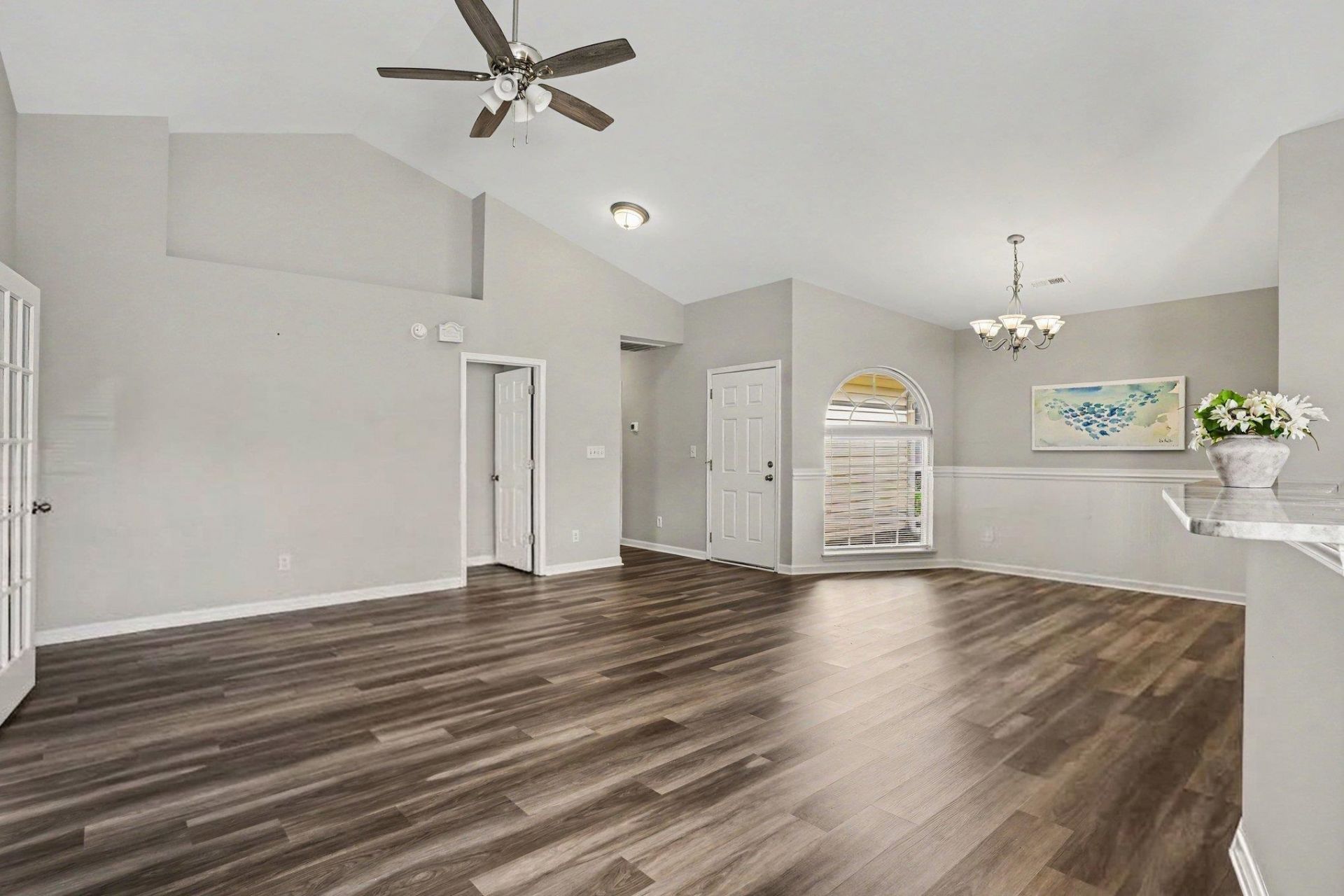 7101 Excalaber Ct. Photo 13