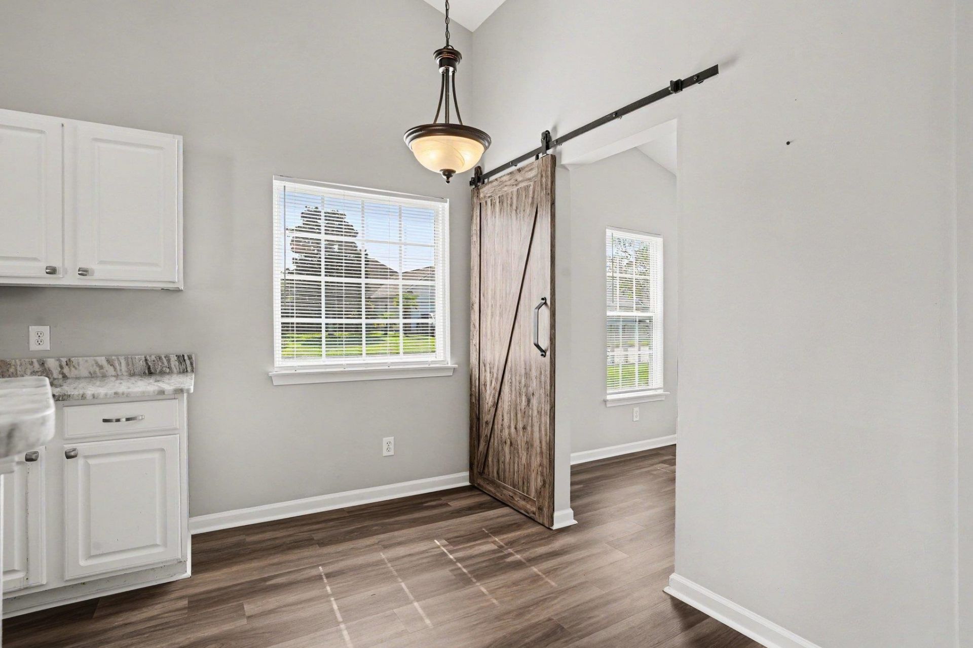 7101 Excalaber Ct. Photo 15