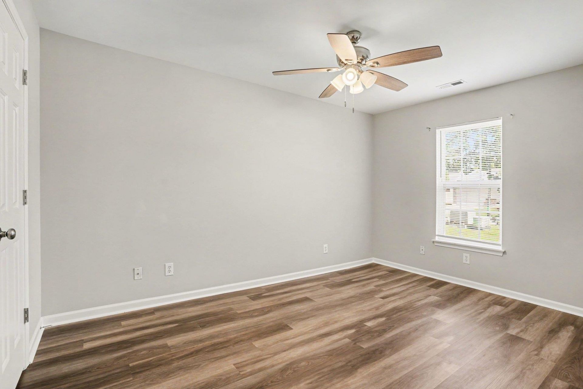 7101 Excalaber Ct. Photo 20