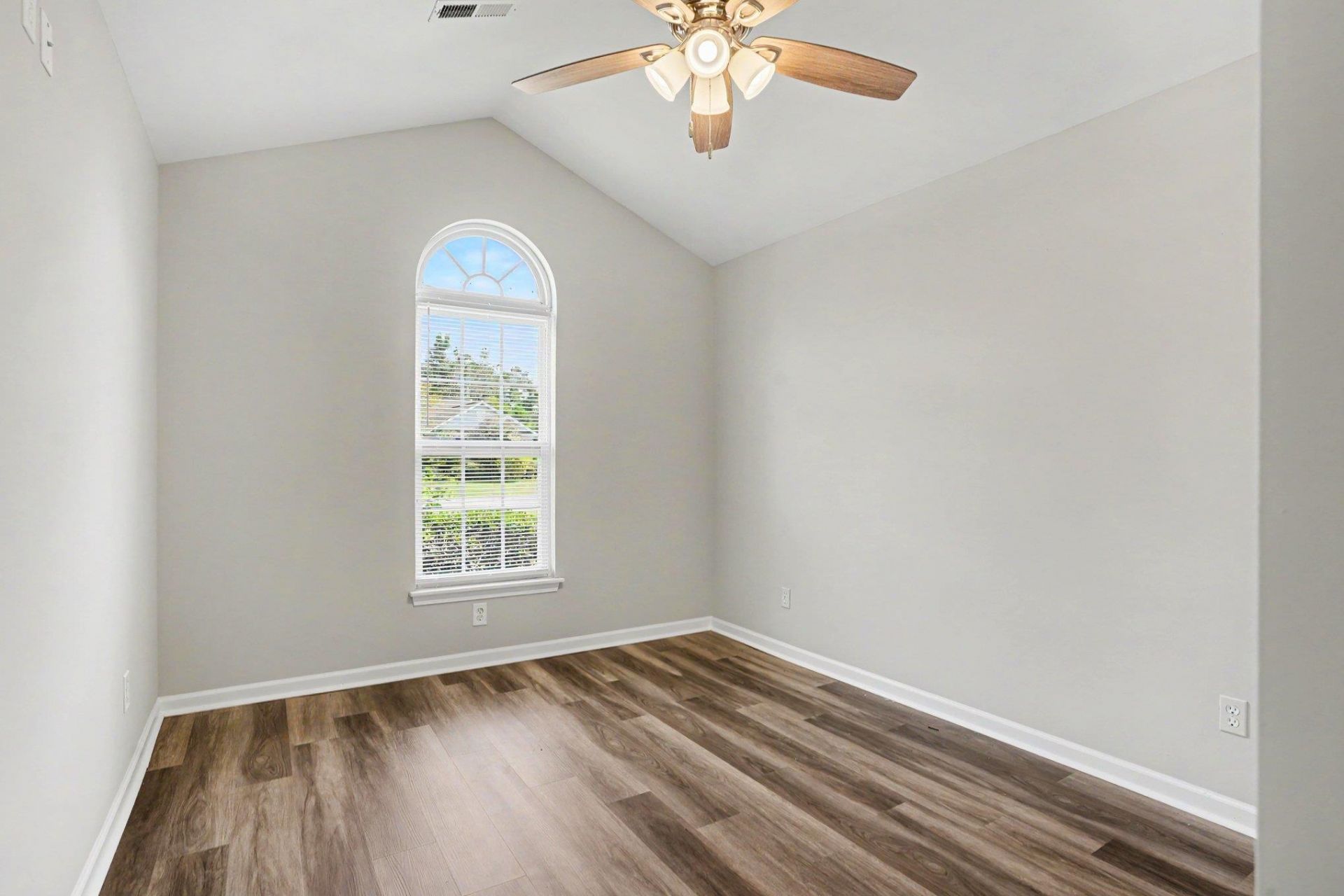 7101 Excalaber Ct. Photo 23