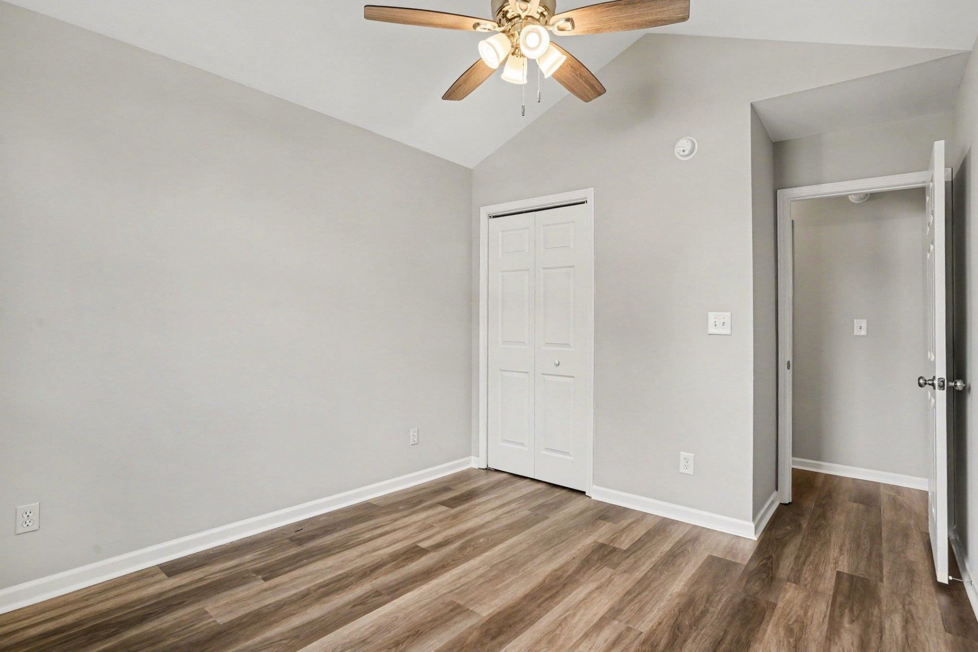 7101 Excalaber Ct. Photo 24