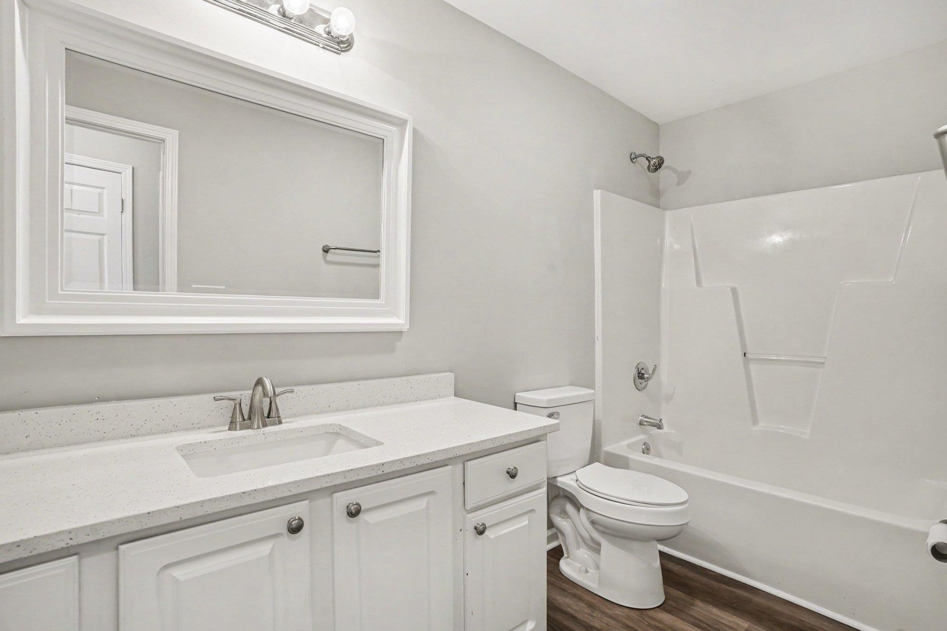 7101 Excalaber Ct. Photo 25