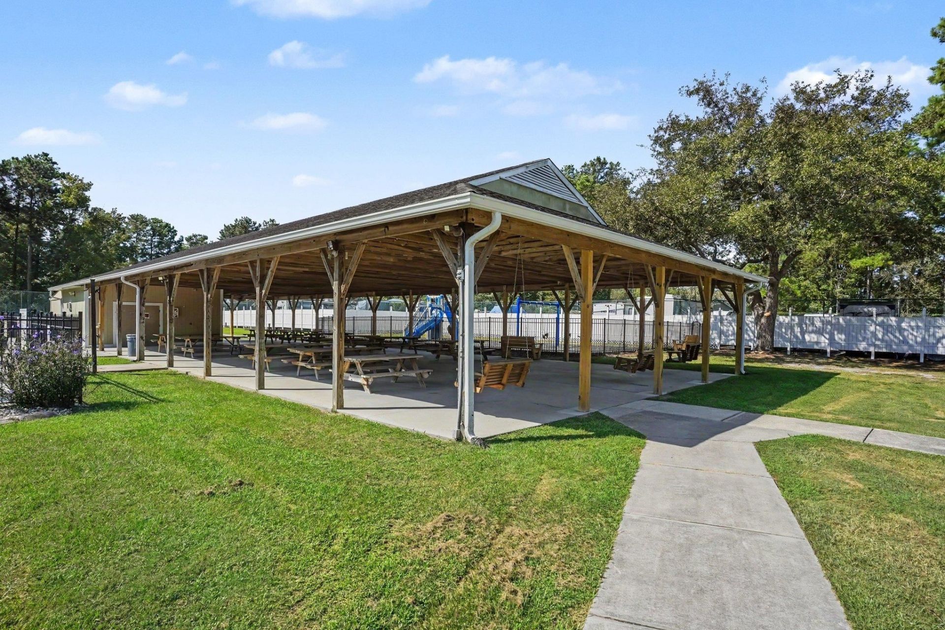 7101 Excalaber Ct. Photo 35