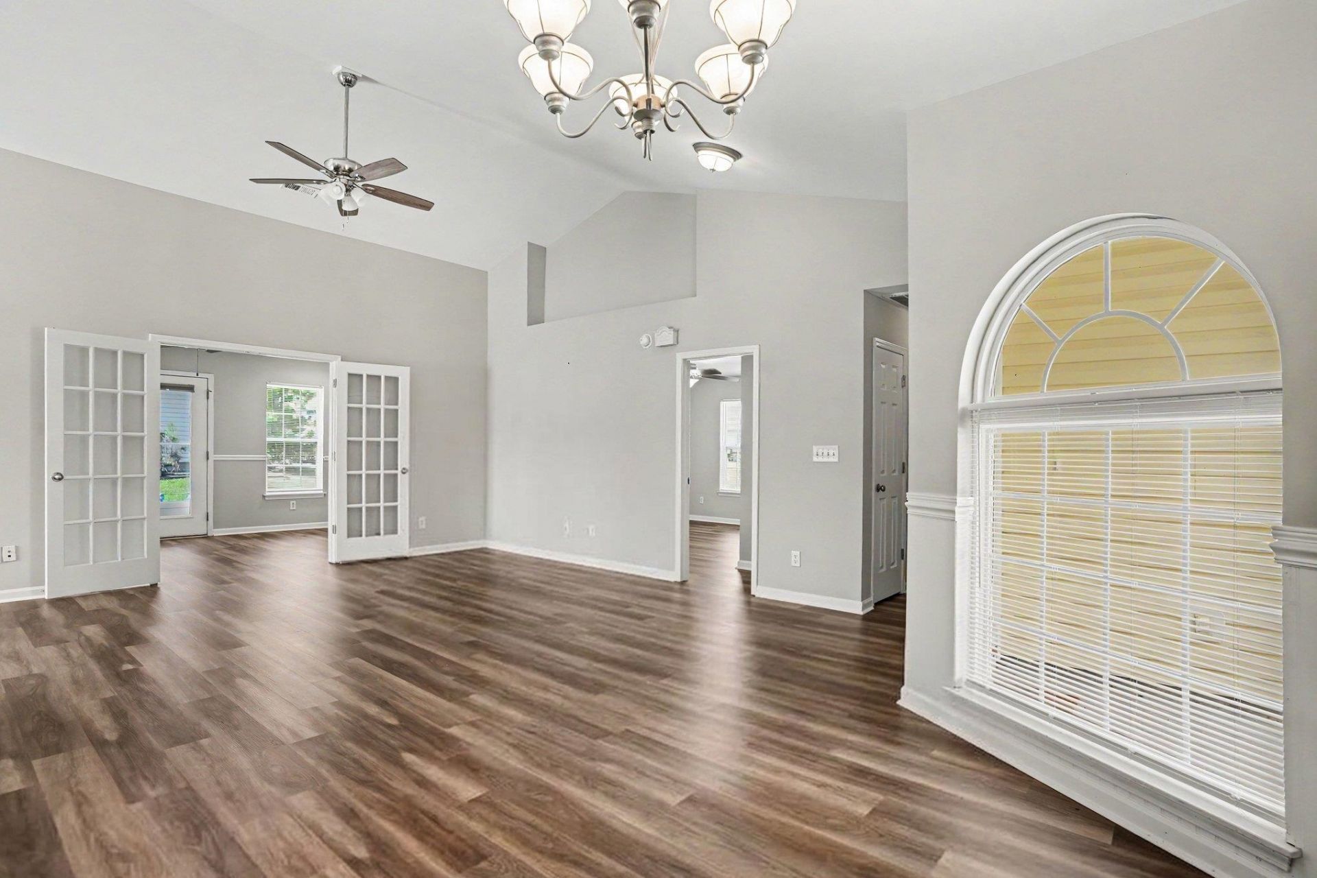 7101 Excalaber Ct. Photo 7