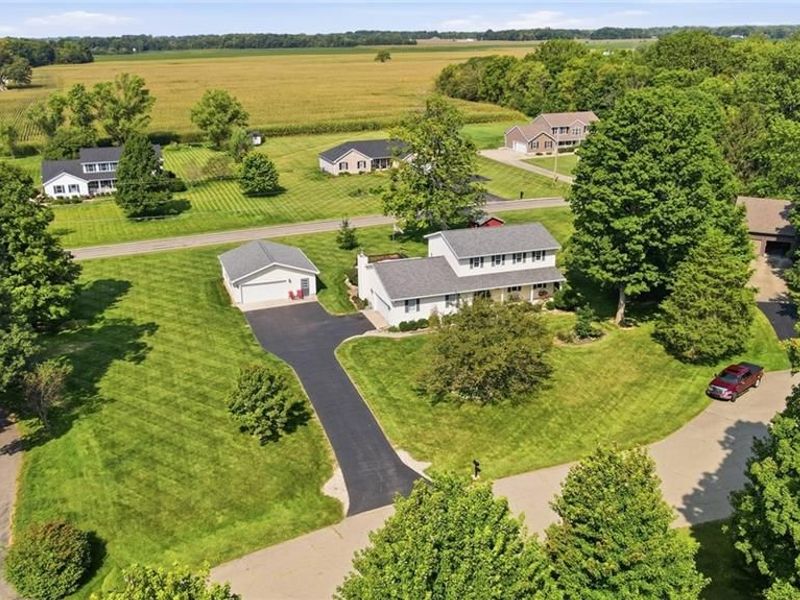 1667 Bending Tree Drive, New Carlisle, OH 45344 Photo 3