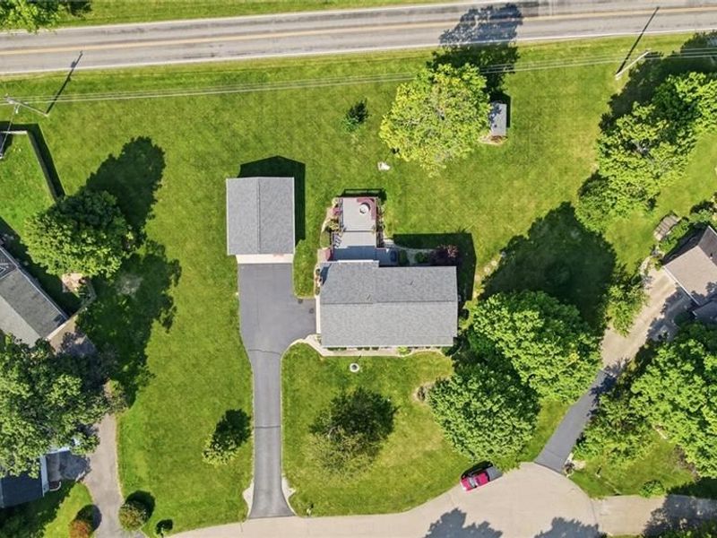 1667 Bending Tree Drive, New Carlisle, OH 45344 Photo 4