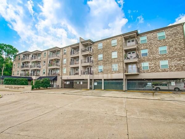 500 LAKE MARINA Street, Unit 205, New Orleans, LA 70124