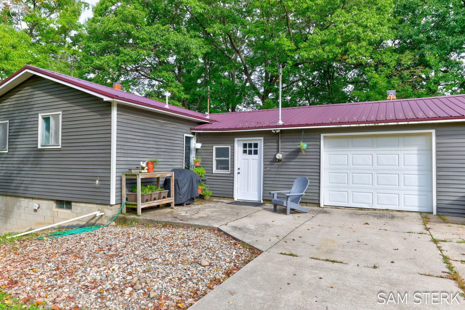5870 Montcalm Avenue Ne, Belding, MI 48809 Main Photo