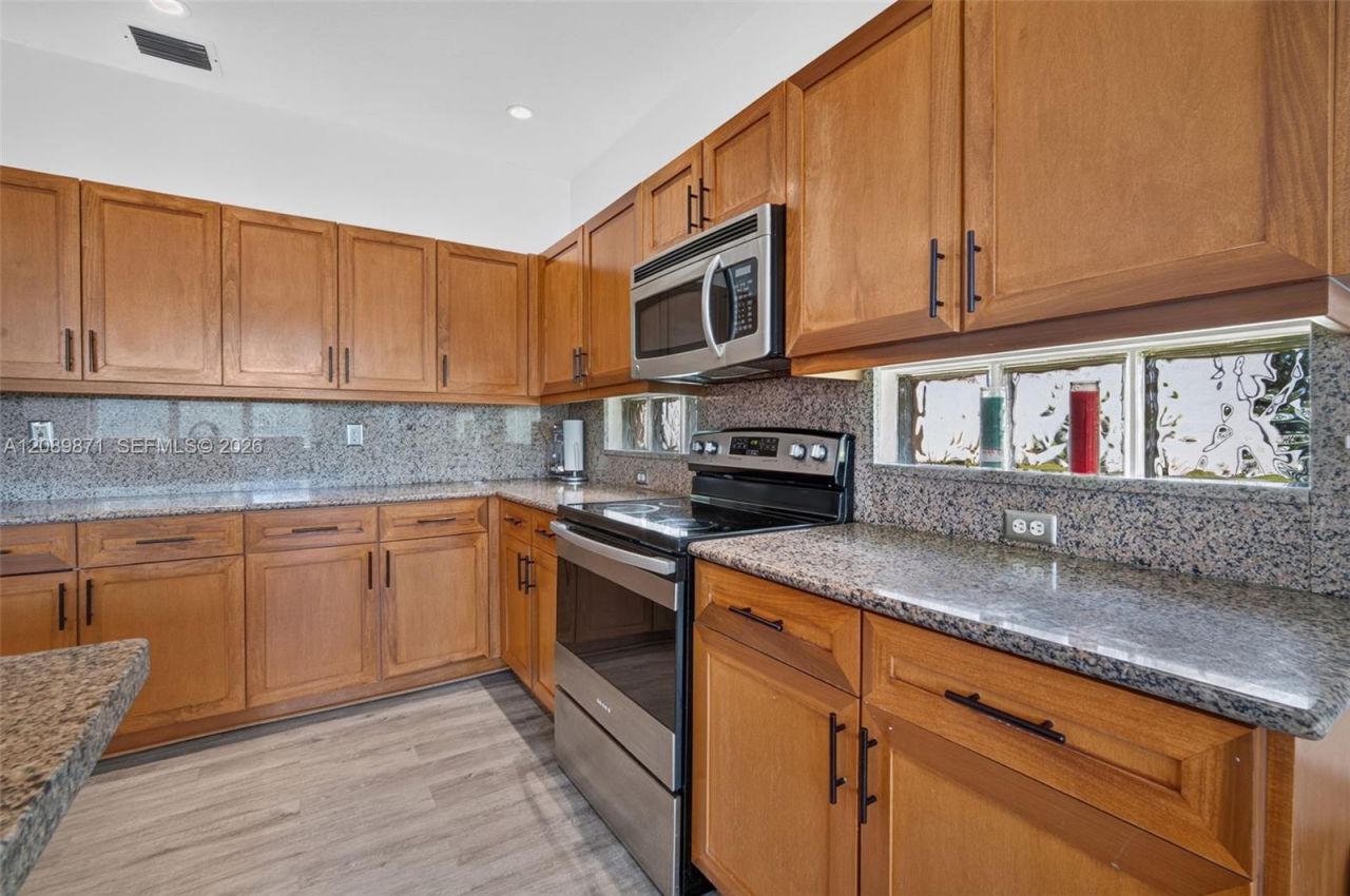 3379 SW 173rd Ter, Miramar, FL 33029 Photo