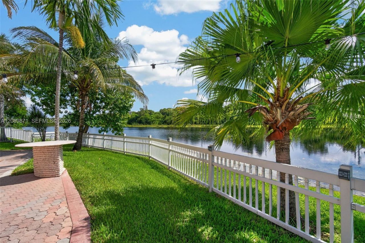 3379 SW 173rd Ter, Miramar, FL 33029 Photo