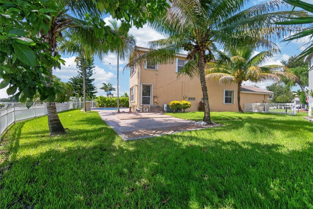 3379 SW 173rd Ter, Miramar, FL 33029 Photo