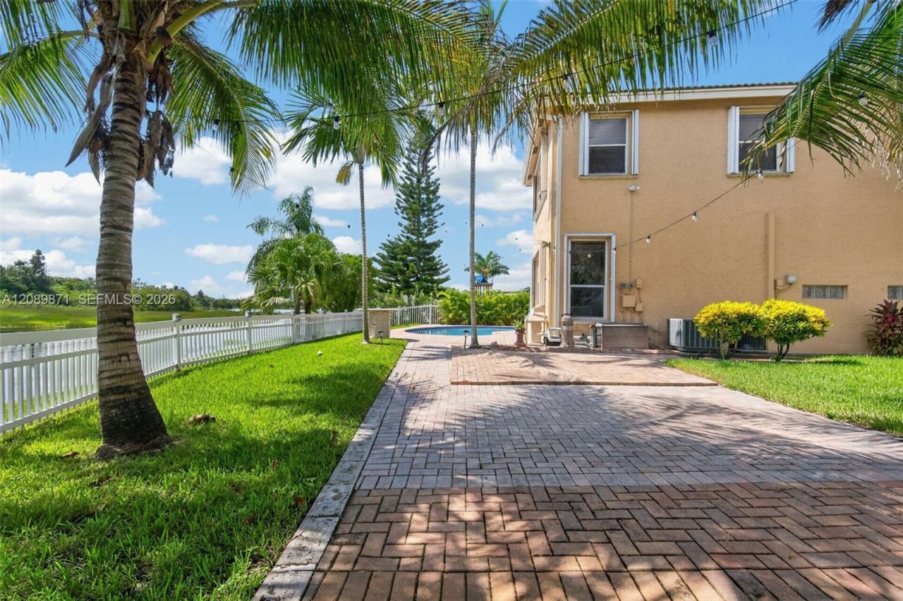 3379 SW 173rd Ter, Miramar, FL 33029 Photo