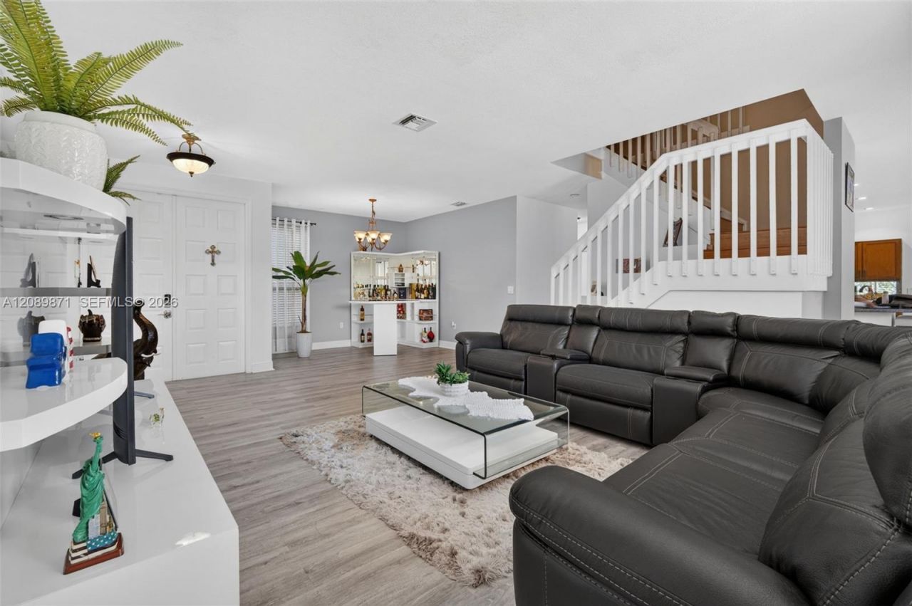 3379 SW 173rd Ter, Miramar, FL 33029 Photo