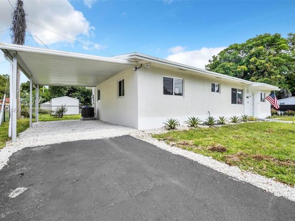1401 NE 152nd St , North Miami Beach, FL 33162