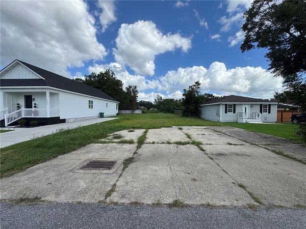 5140 RICHLAND Drive , Marrero, LA 70072