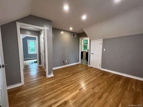 1158 Carlls Straight Path , Dix Hills, NY 11746