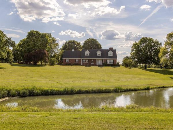 5565 Stringtown Road NW, Baltimore, OH 43105