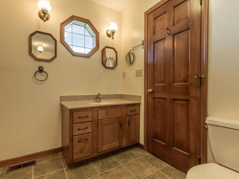 5565 Stringtown Road NW, Baltimore, OH 43105 Photo 31