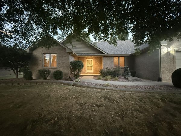 1360 S Meadow Lane , Bolivar, MO 65613