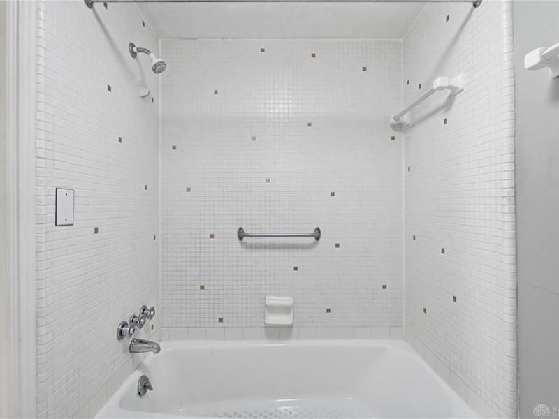 3205 Southdale Drive, Unit 2, Kettering, OH 45409 Photo 24