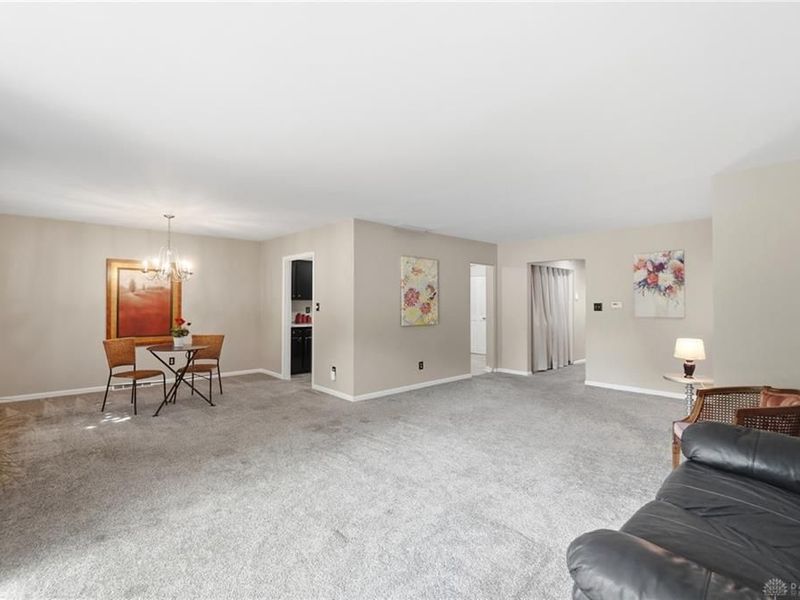 3205 Southdale Drive, Unit 2, Kettering, OH 45409 Photo 8
