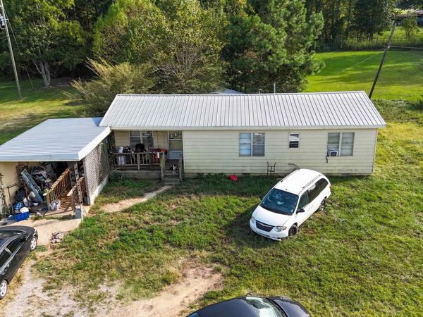 2060 Bexar Avenue E, Hamilton, AL 35570