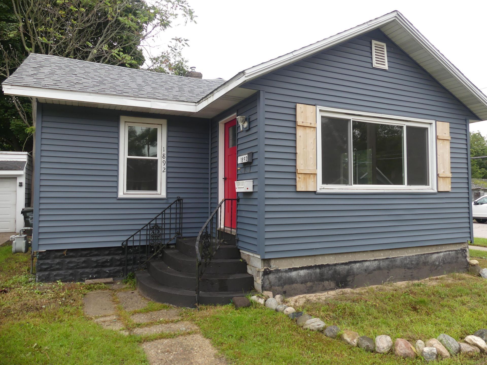 1892 Wood Street, Muskegon, MI 49442 Main Photo