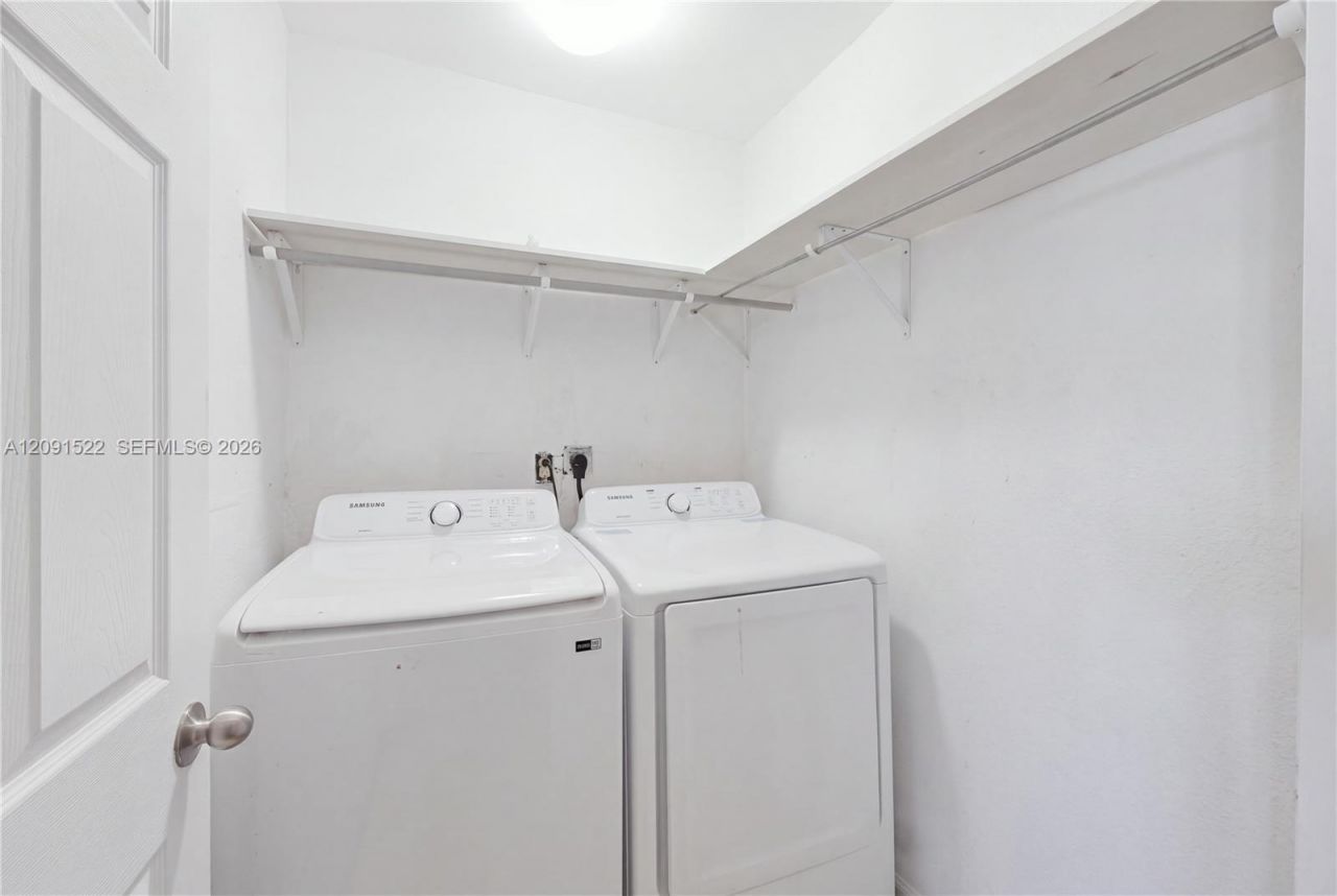 1170 NE 135th St, North Miami, FL 33161 Photo