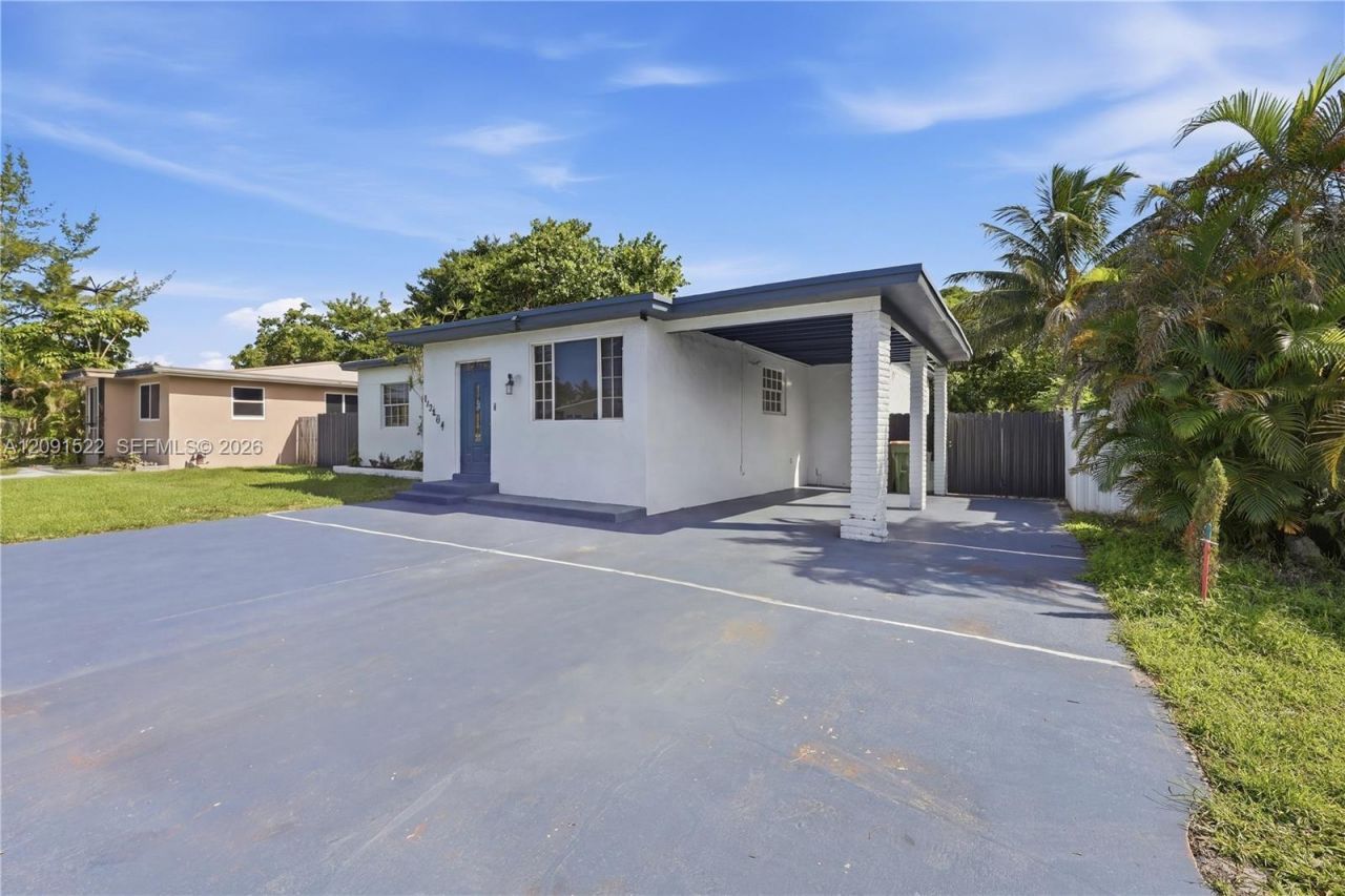 1170 NE 135th St, North Miami, FL 33161 Photo