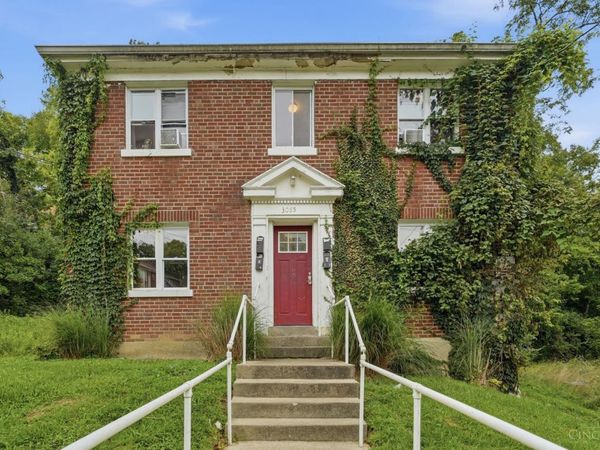 3065 Bracken Woods Lane, Cincinnati, OH 45211