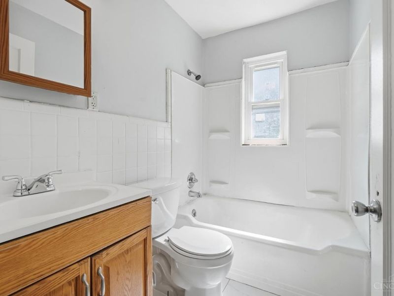 3065 Bracken Woods Lane, Cincinnati, OH 45211 Photo 22