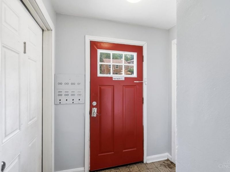 3065 Bracken Woods Lane, Cincinnati, OH 45211 Photo 6