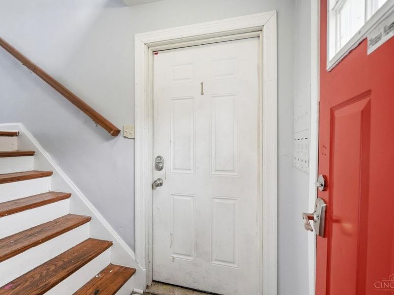 3065 Bracken Woods Lane, Cincinnati, OH 45211 Photo 7