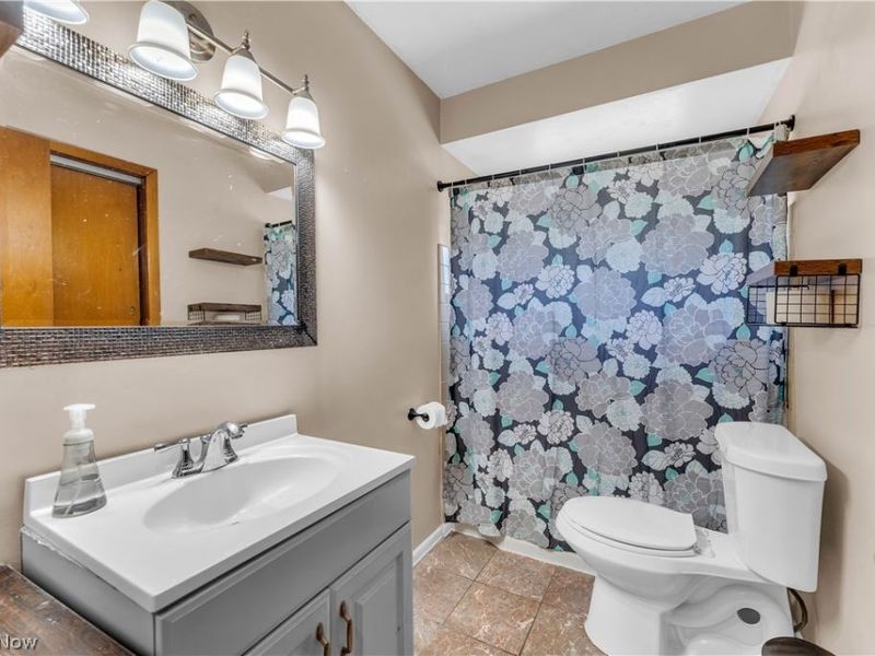 26913 Elizabeth Lane, Olmsted Falls, OH 44138 Photo 9