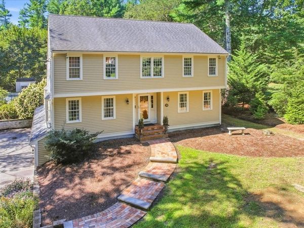 20 Tara Dr, Pembroke, MA 02359
