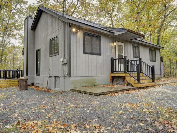 113 Acorn Court , Lackawaxen, PA 18435