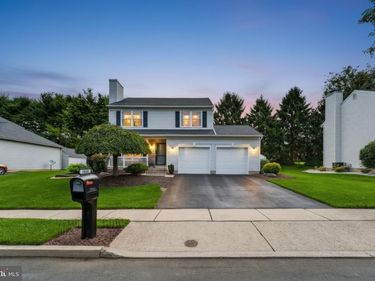 2603 FIELDVIEW DRIVE, MACUNGIE, PA 18062