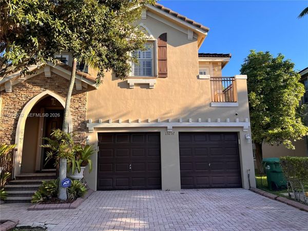 15257 SW 8th Way, Miami, FL 33194