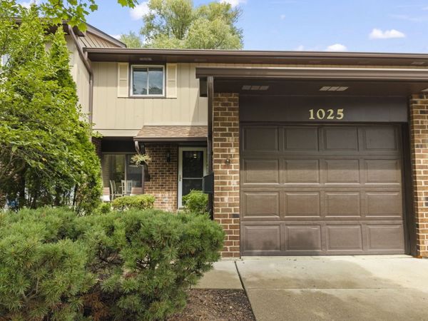 1025 Loughborough Court , Wheaton, IL 60189