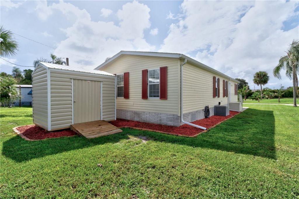306 Pineapple Street, Sebastian, FL 32958 Photo
