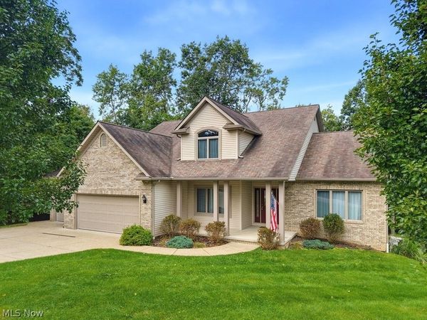 10 Cayuga Trail , Malvern, OH 44644