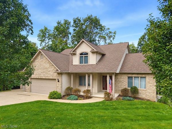 10 Cayuga Trail, Malvern, OH 44644