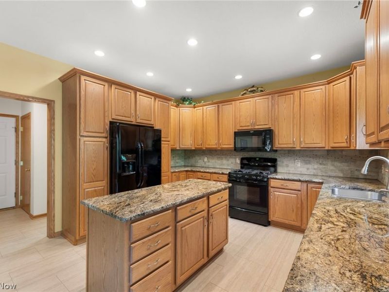 10 Cayuga Trail, Malvern, OH 44644 Photo 10