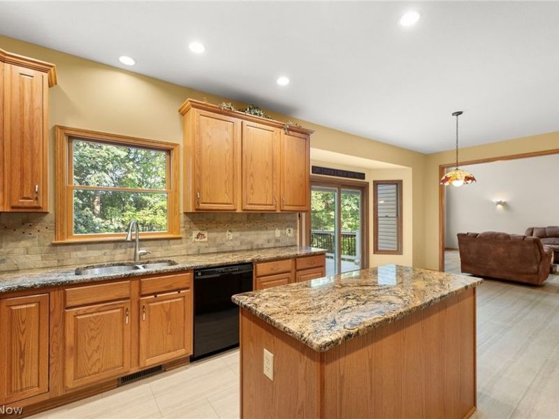 10 Cayuga Trail, Malvern, OH 44644 Photo 11