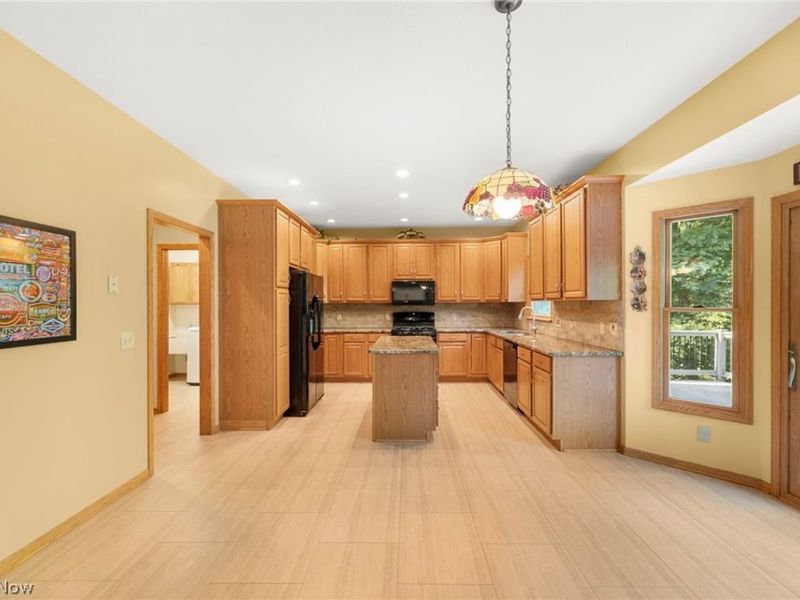 10 Cayuga Trail, Malvern, OH 44644 Photo 12